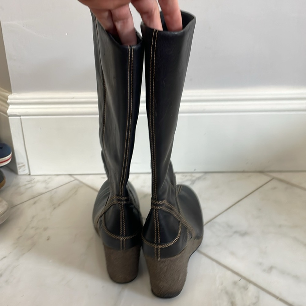 Timberland, women’s 9, black leather contrast stitch wedge zipper knee boot NWOT - Picture 7 of 13